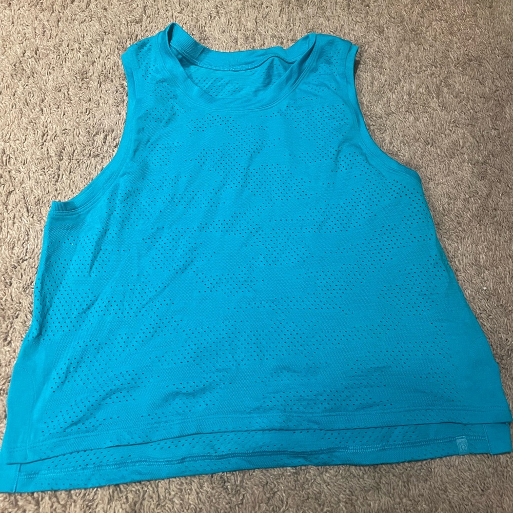 Lululemon train to be tank